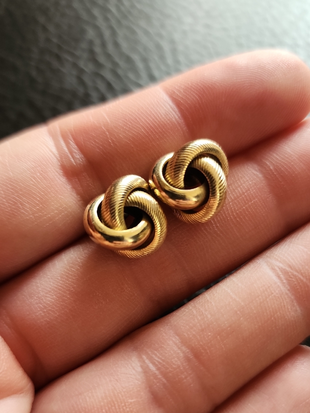 VTG Gold-Tone Knot Stud Earrings - Classic Women's Jewelry